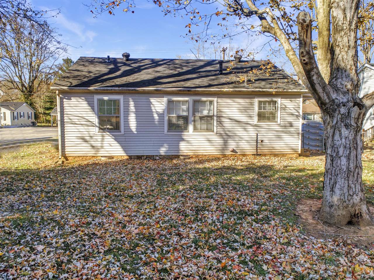 Bowling Green, Kentucky 42104, United States, 3 Bedrooms Bedrooms, ,1 BathroomBathrooms,Residential,Active,26592