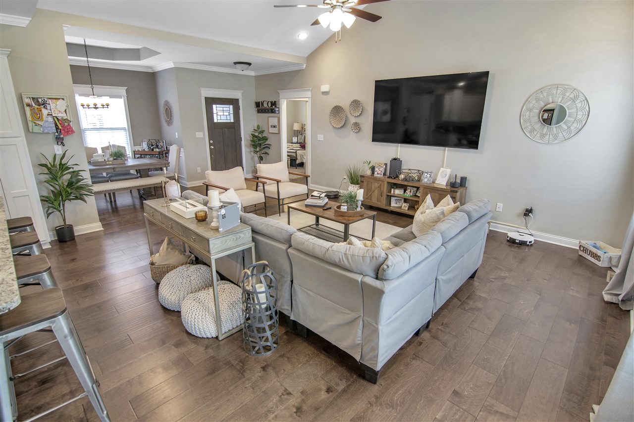 Bowling Green, Kentucky 42104, United States, 3 Bedrooms Bedrooms, ,2 BathroomsBathrooms,Residential,Active,200425