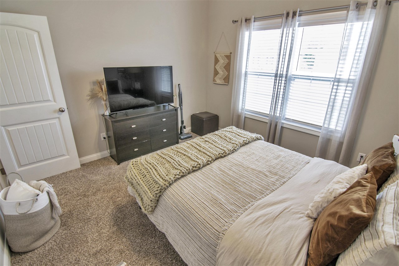 Bowling Green, Kentucky 42104, United States, 3 Bedrooms Bedrooms, ,2 BathroomsBathrooms,Residential,Active,200425