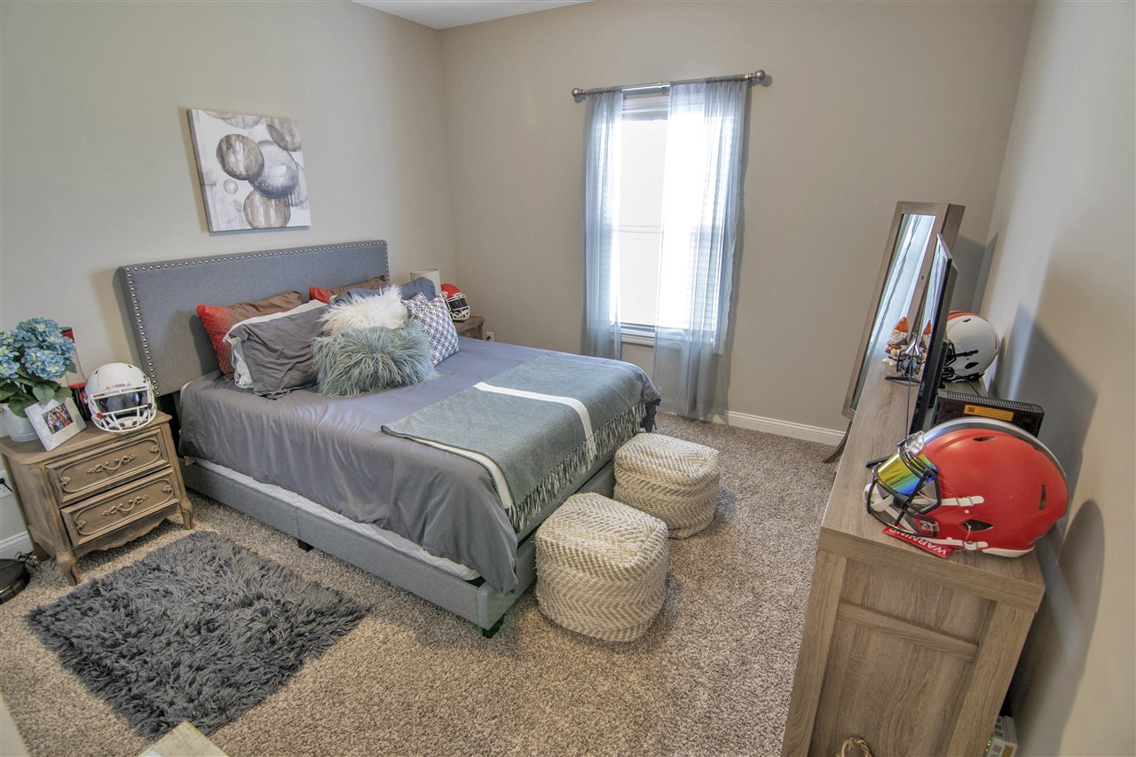 Bowling Green, Kentucky 42104, United States, 3 Bedrooms Bedrooms, ,2 BathroomsBathrooms,Residential,Active,200425