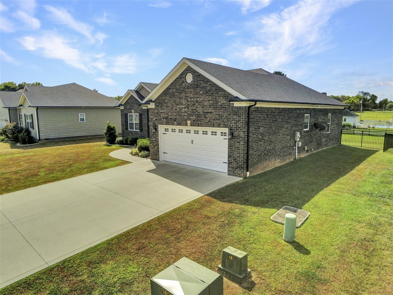 Bowling Green, Kentucky 42104, United States, 3 Bedrooms Bedrooms, ,2 BathroomsBathrooms,Residential,Active,200425