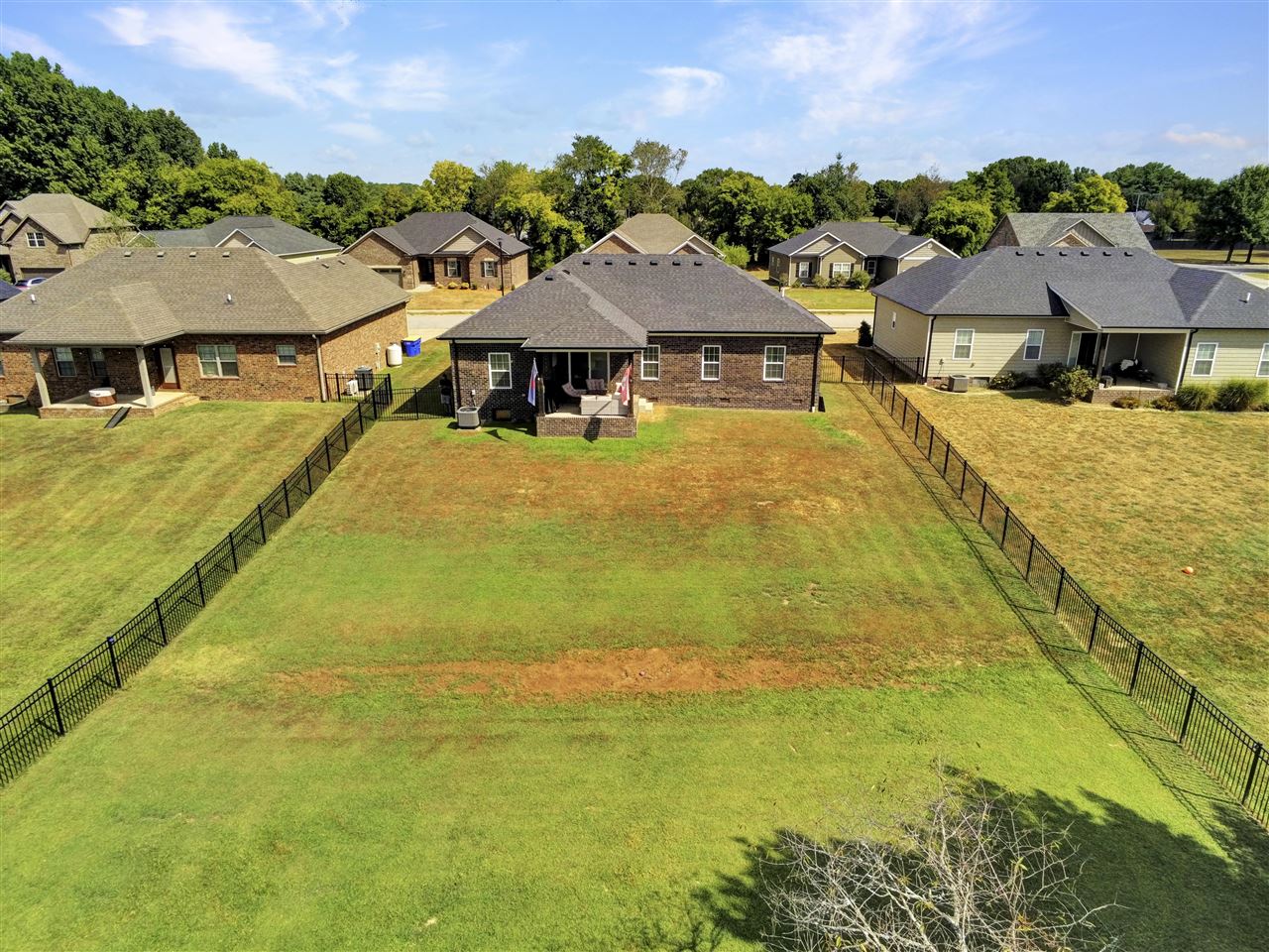 Bowling Green, Kentucky 42104, United States, 3 Bedrooms Bedrooms, ,2 BathroomsBathrooms,Residential,Active,200425