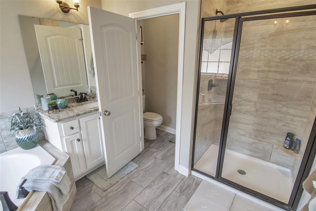 Bowling Green, Kentucky 42104, United States, 3 Bedrooms Bedrooms, ,2 BathroomsBathrooms,Residential,Active,200425