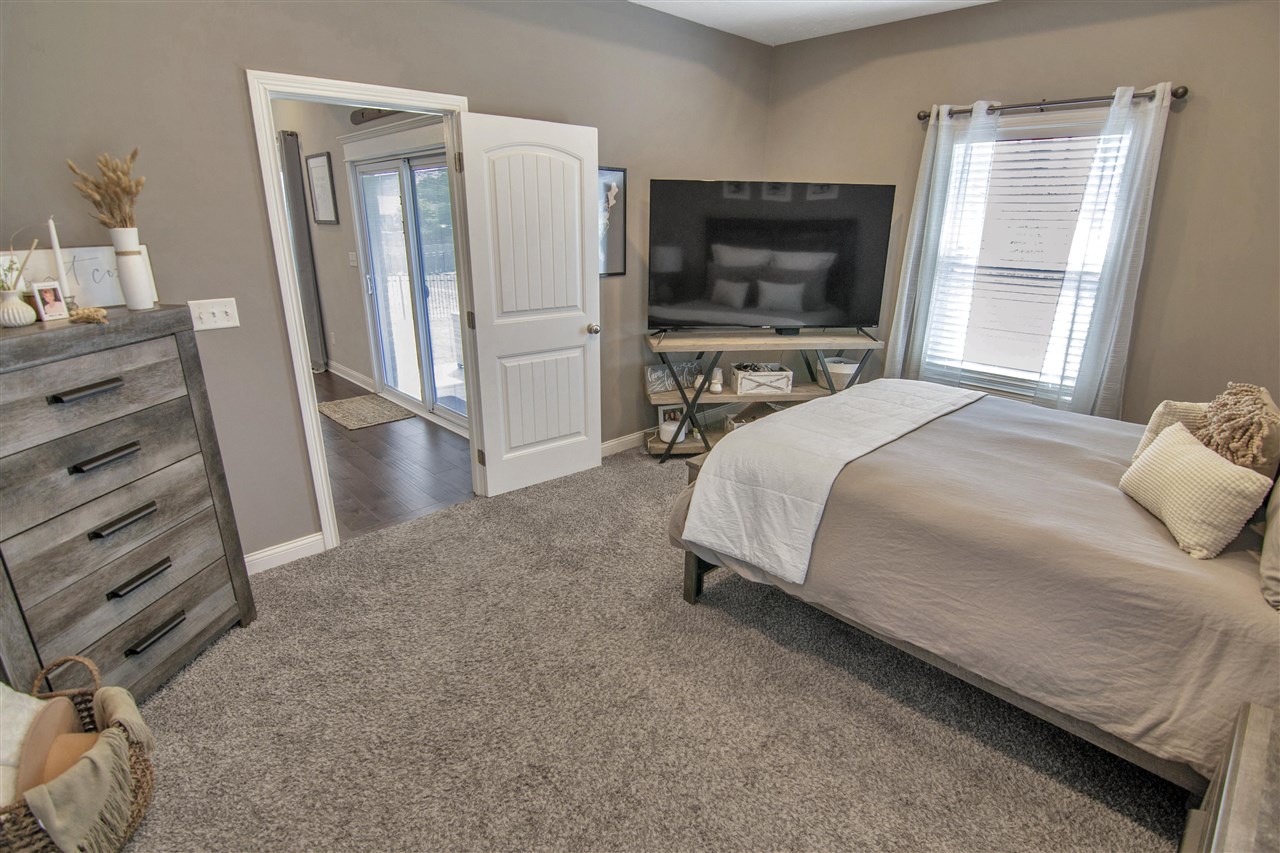 Bowling Green, Kentucky 42104, United States, 3 Bedrooms Bedrooms, ,2 BathroomsBathrooms,Residential,Active,200425