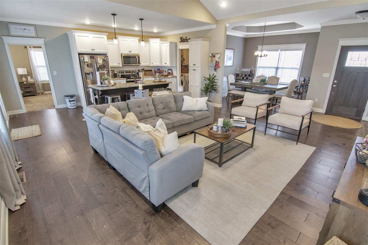 Bowling Green, Kentucky 42104, United States, 3 Bedrooms Bedrooms, ,2 BathroomsBathrooms,Residential,Active,200425