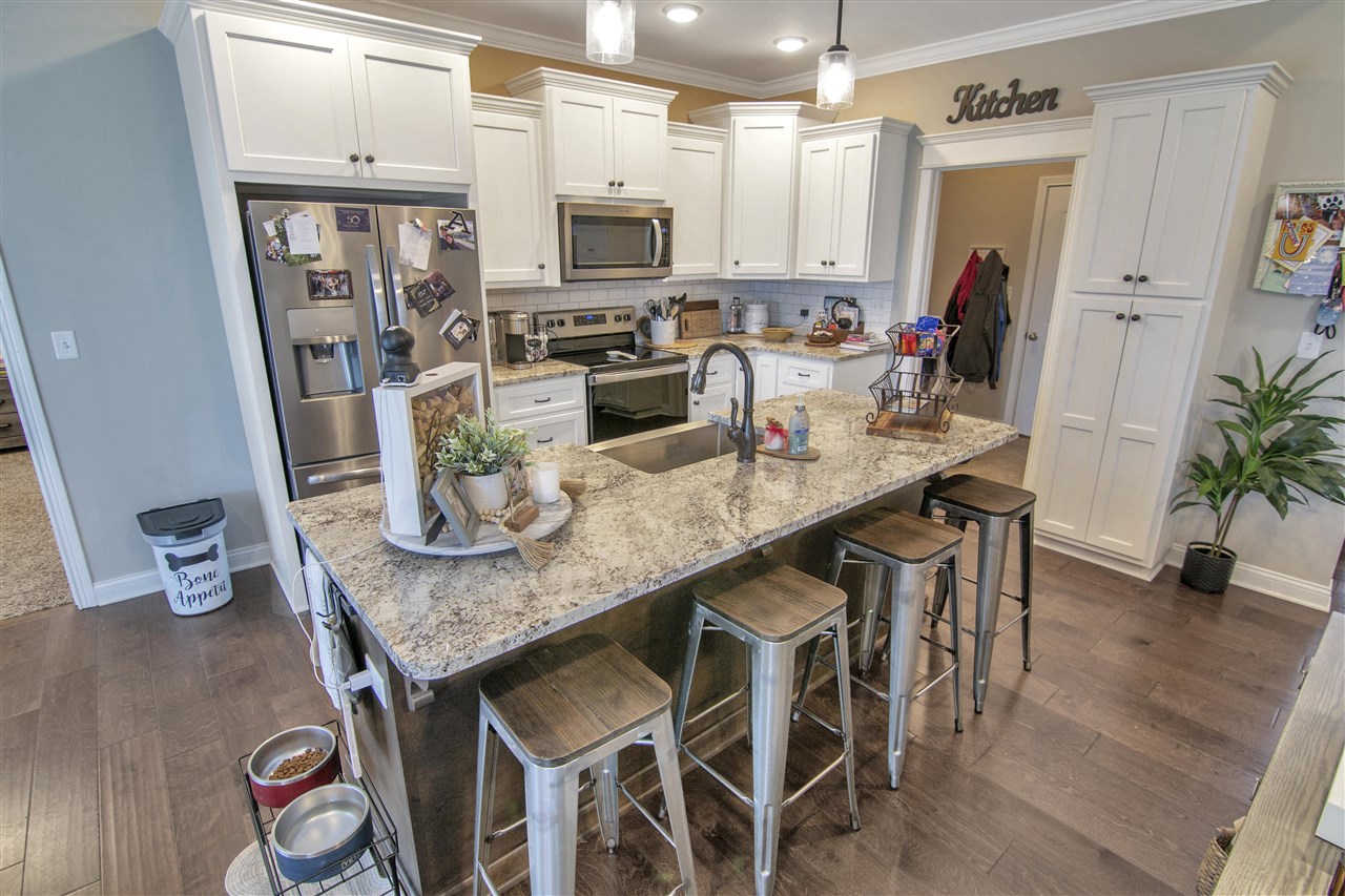 Bowling Green, Kentucky 42104, United States, 3 Bedrooms Bedrooms, ,2 BathroomsBathrooms,Residential,Active,200425