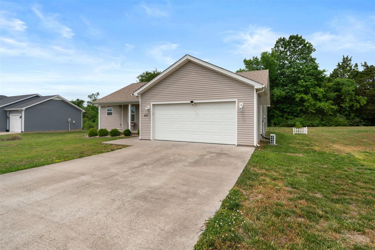 433 Lansing Way
