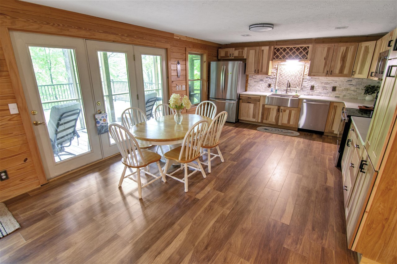 Lucas, Kentucky 42156, United States, 5 Bedrooms Bedrooms, ,3 BathroomsBathrooms,Residential,Active,132304