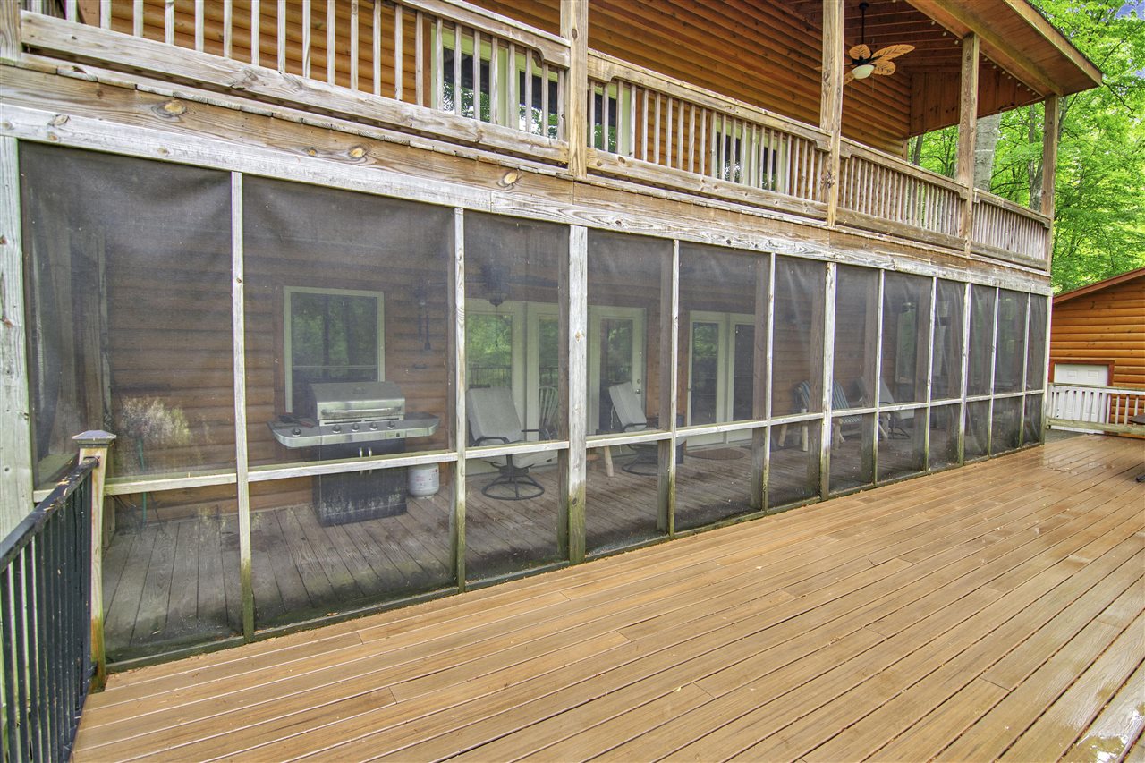 Lucas, Kentucky 42156, United States, 5 Bedrooms Bedrooms, ,3 BathroomsBathrooms,Residential,Active,132304