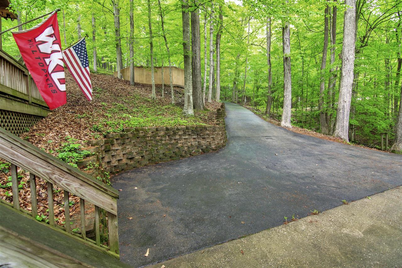 Lucas, Kentucky 42156, United States, 5 Bedrooms Bedrooms, ,3 BathroomsBathrooms,Residential,Active,132304