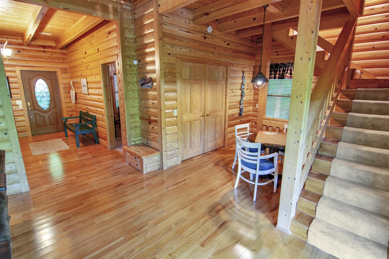 Lucas, Kentucky 42156, United States, 5 Bedrooms Bedrooms, ,3 BathroomsBathrooms,Residential,Active,132304