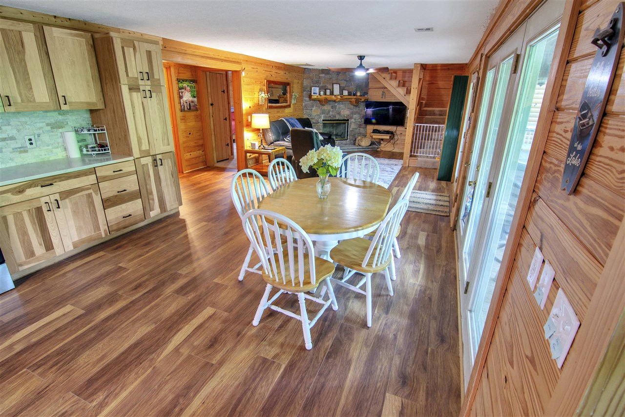 Lucas, Kentucky 42156, United States, 5 Bedrooms Bedrooms, ,3 BathroomsBathrooms,Residential,Active,132304