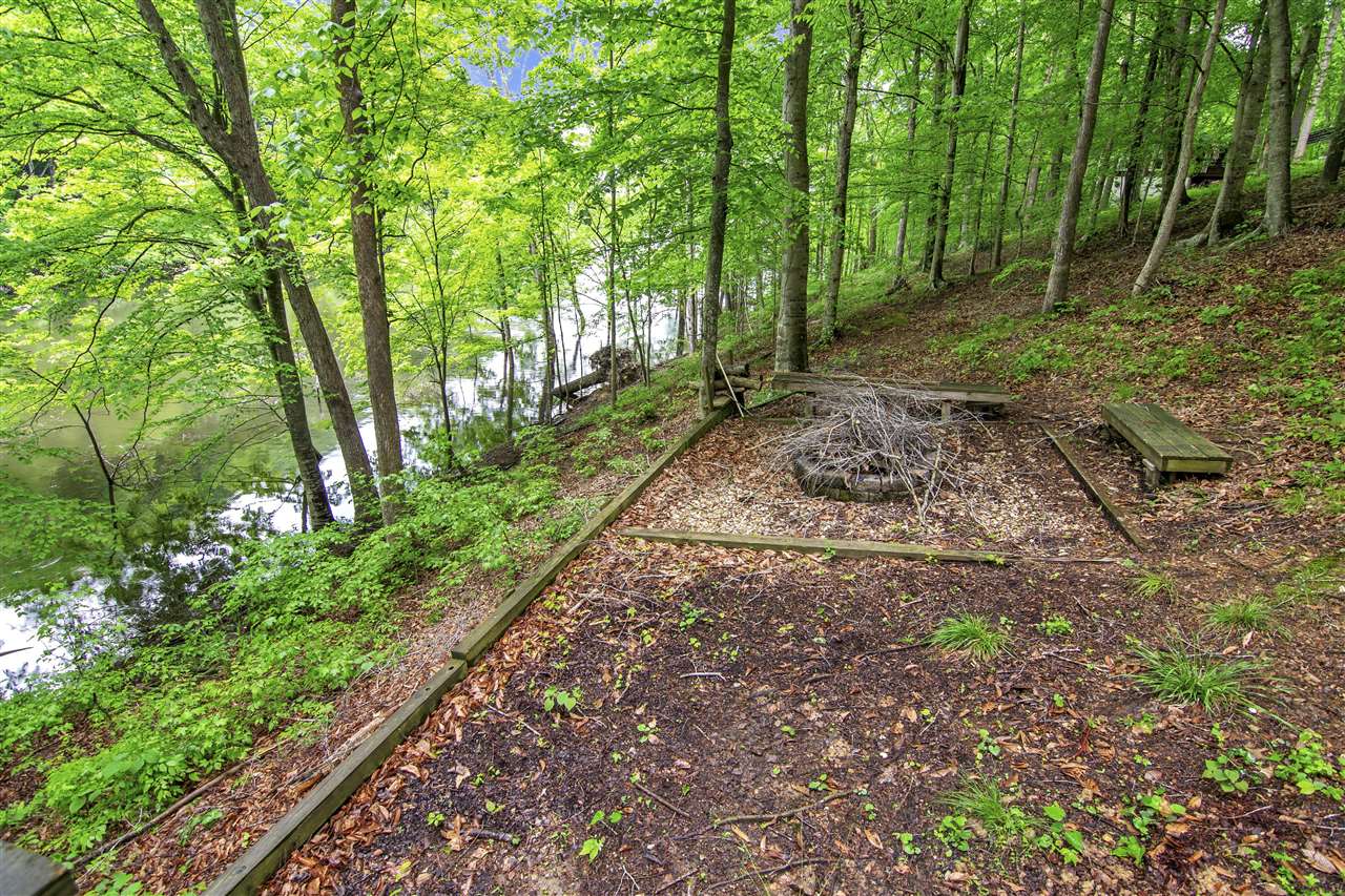 Lucas, Kentucky 42156, United States, 5 Bedrooms Bedrooms, ,3 BathroomsBathrooms,Residential,Active,132304