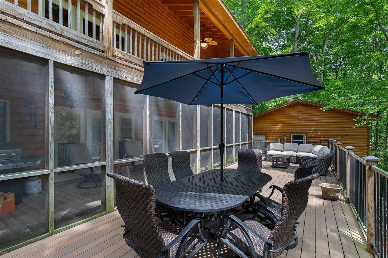 Lucas, Kentucky 42156, United States, 5 Bedrooms Bedrooms, ,3 BathroomsBathrooms,Residential,Active,132304