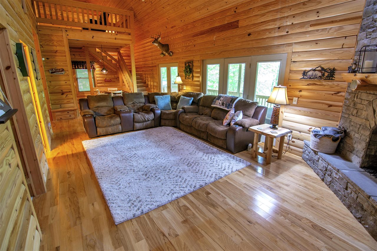 Lucas, Kentucky 42156, United States, 5 Bedrooms Bedrooms, ,3 BathroomsBathrooms,Residential,Active,132304