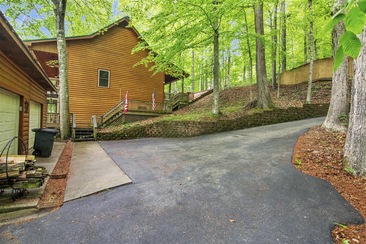 Lucas, Kentucky 42156, United States, 5 Bedrooms Bedrooms, ,3 BathroomsBathrooms,Residential,Active,132304