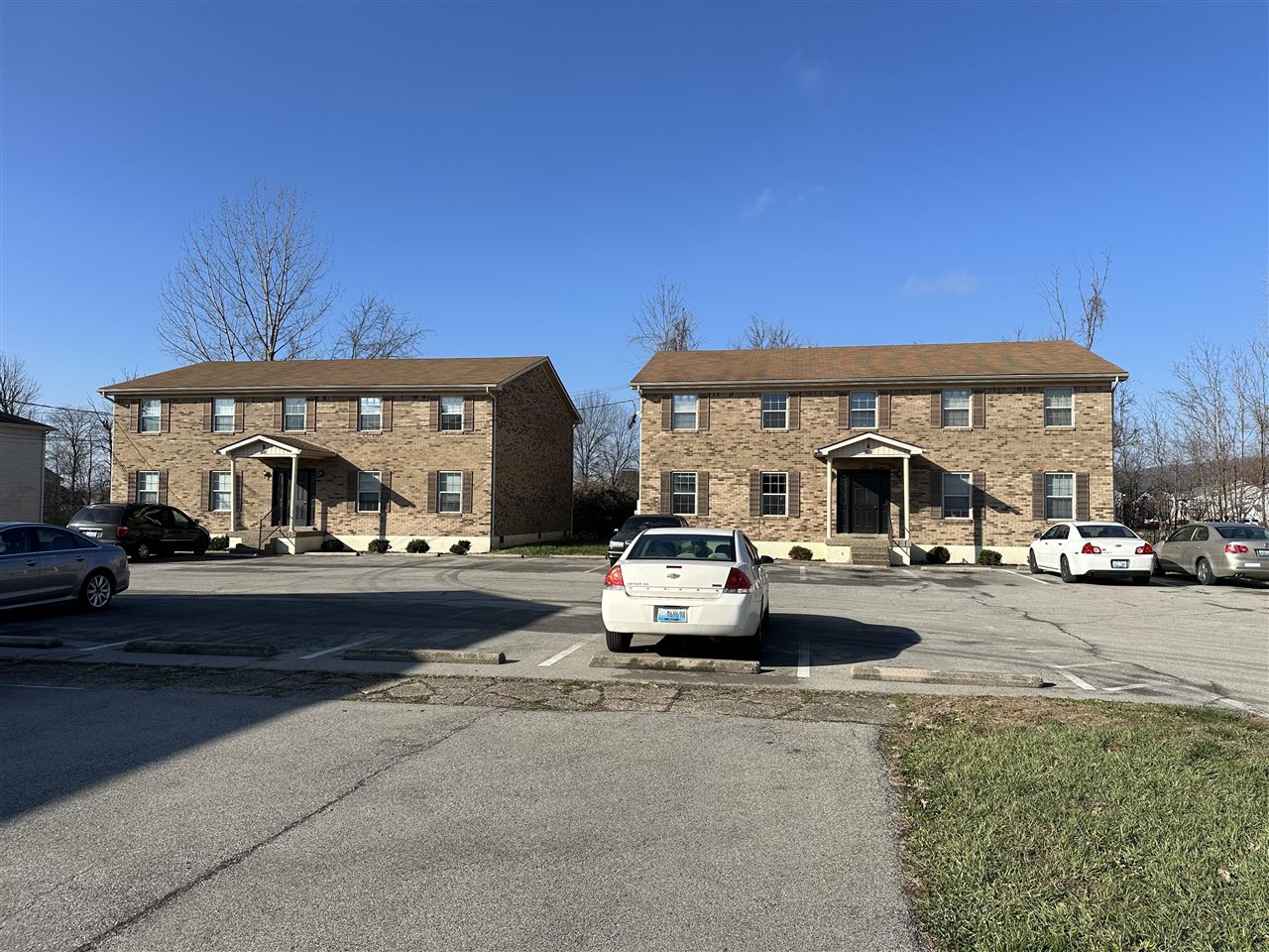 Photo 1 of 22 — 1055 N Buckman Street, Shepherdsville, KY 40165