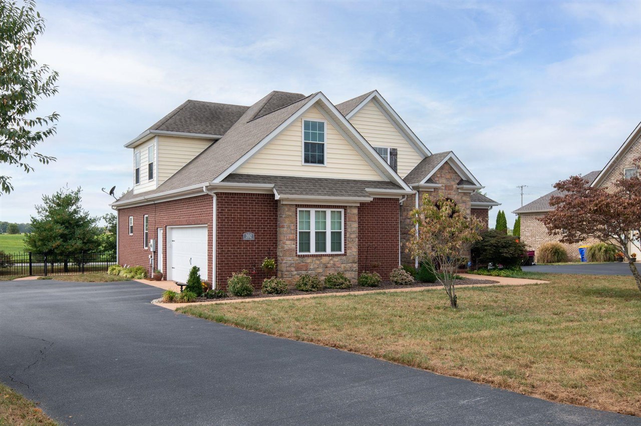 392 Roseberry Circle - Photo 2