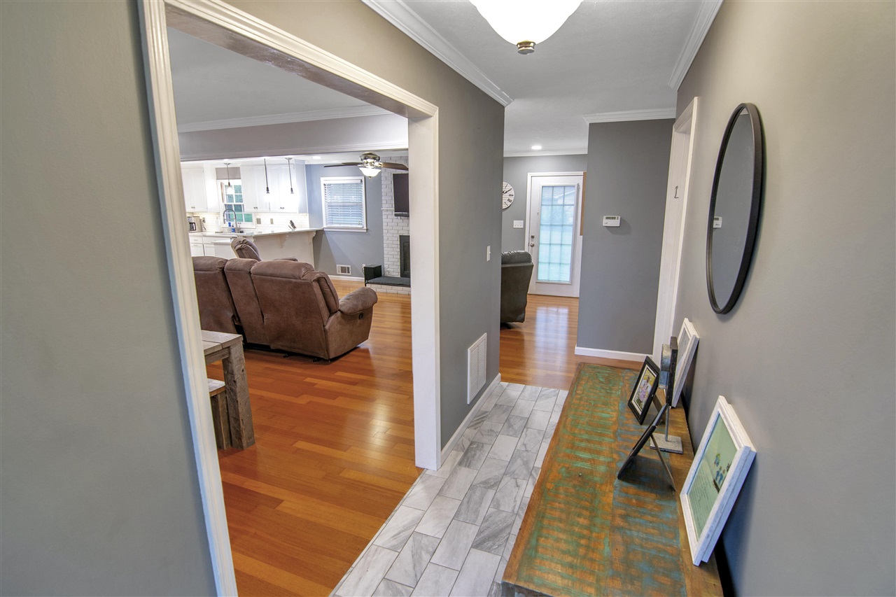 Bowling Green, Kentucky 42101, United States, 3 Bedrooms Bedrooms, ,3 BathroomsBathrooms,Residential,Pending,142921