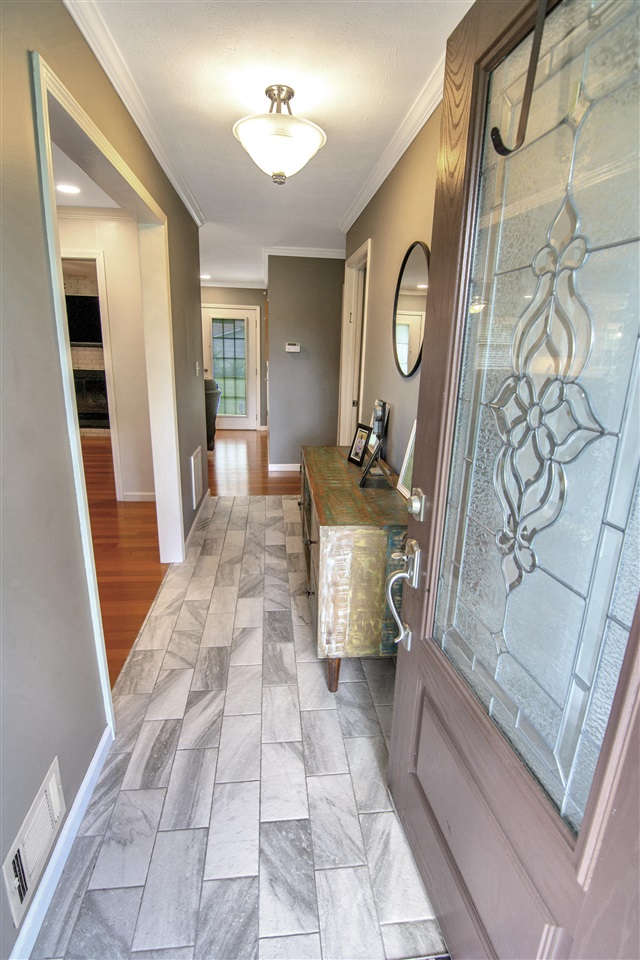 Bowling Green, Kentucky 42101, United States, 3 Bedrooms Bedrooms, ,3 BathroomsBathrooms,Residential,Pending,142921