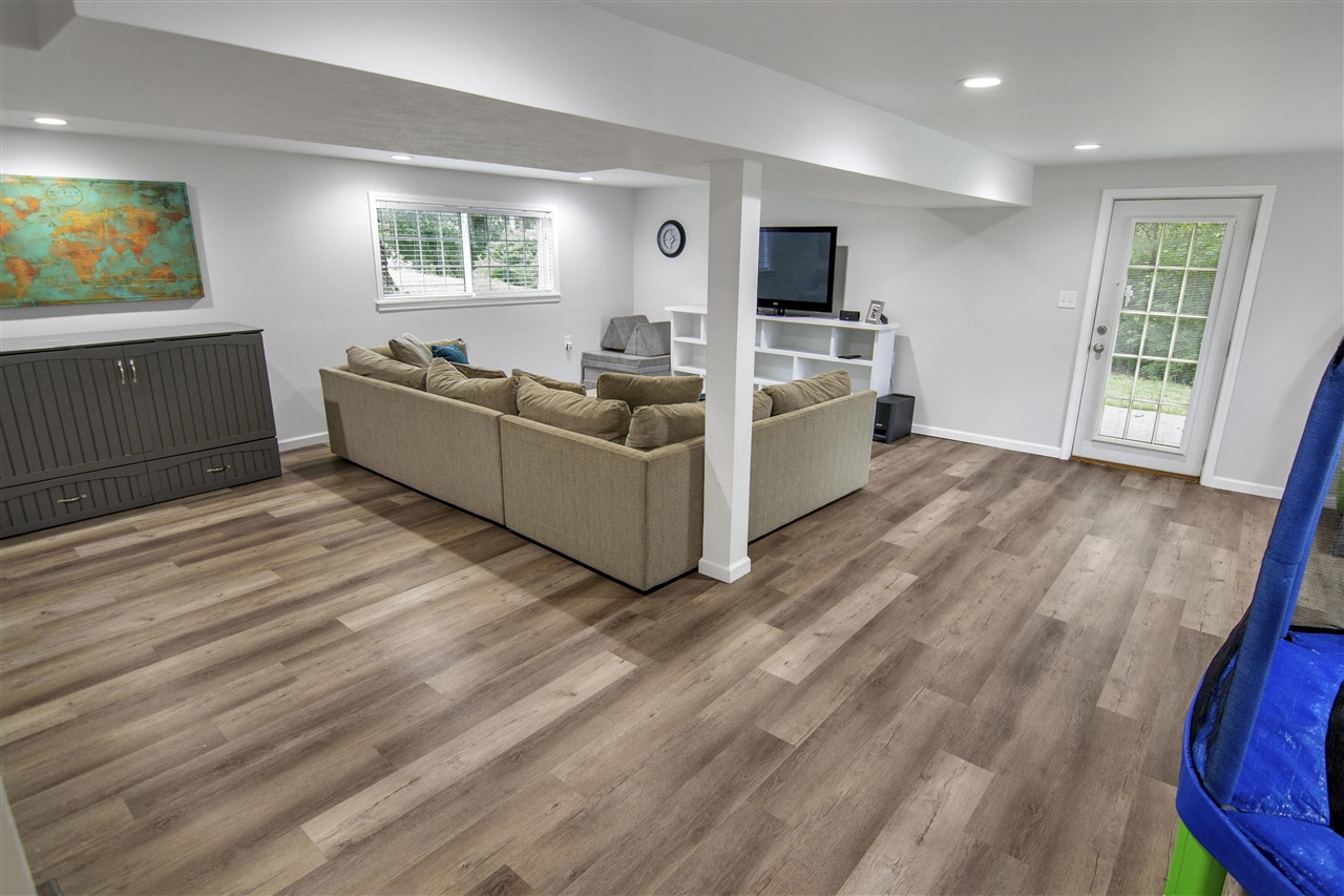 Bowling Green, Kentucky 42101, United States, 3 Bedrooms Bedrooms, ,3 BathroomsBathrooms,Residential,Pending,142921