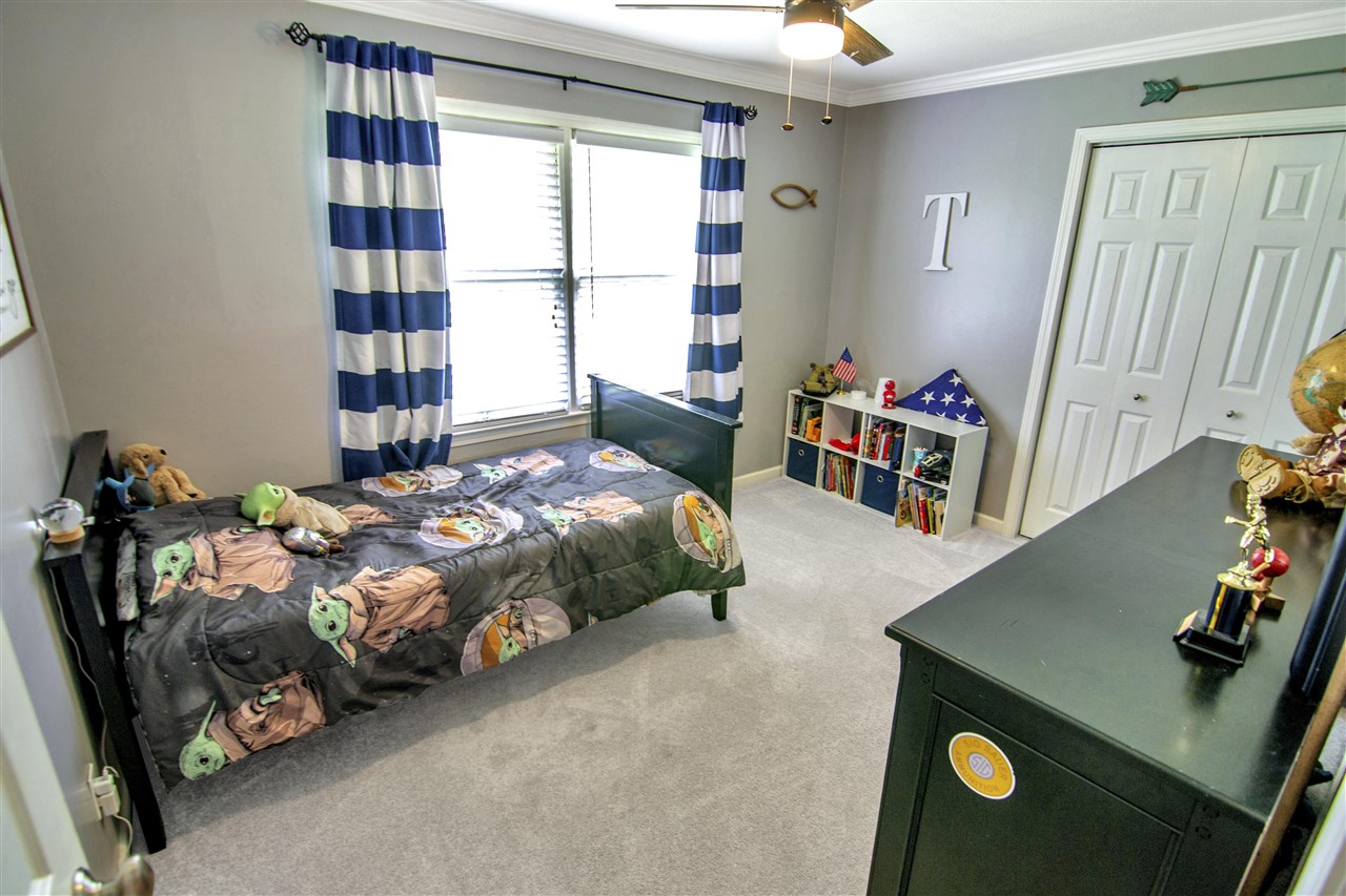 Bowling Green, Kentucky 42101, United States, 3 Bedrooms Bedrooms, ,3 BathroomsBathrooms,Residential,Pending,142921