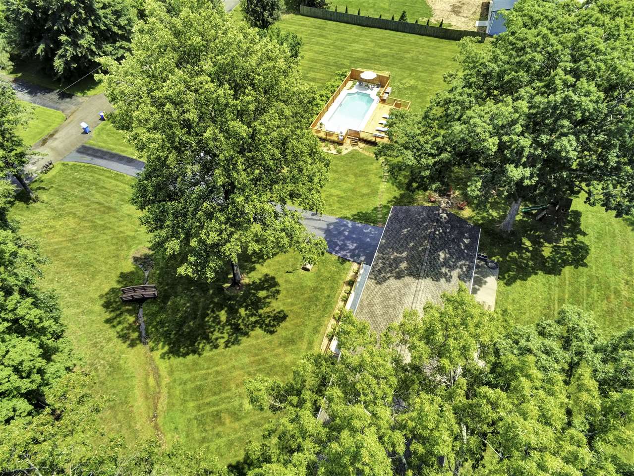 Bowling Green, Kentucky 42101, United States, 3 Bedrooms Bedrooms, ,3 BathroomsBathrooms,Residential,Pending,142921