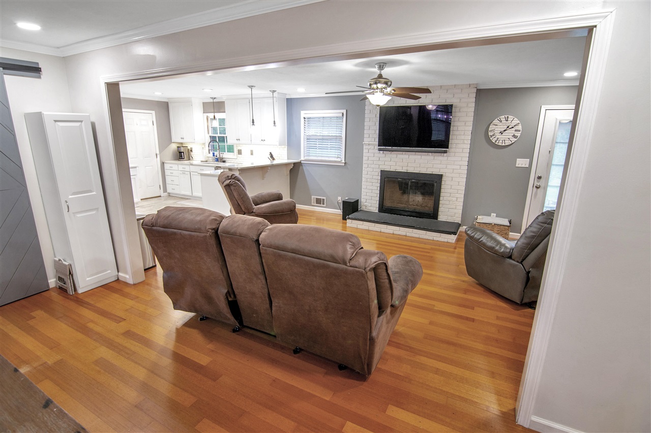 Bowling Green, Kentucky 42101, United States, 3 Bedrooms Bedrooms, ,3 BathroomsBathrooms,Residential,Pending,142921