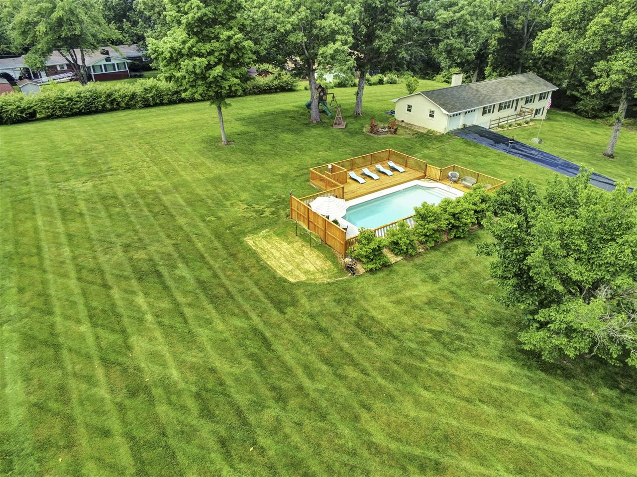 Bowling Green, Kentucky 42101, United States, 3 Bedrooms Bedrooms, ,3 BathroomsBathrooms,Residential,Pending,142921