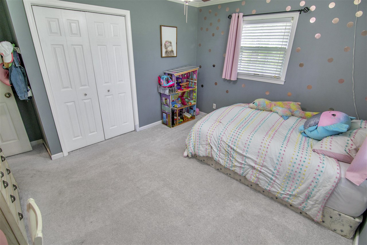 Bowling Green, Kentucky 42101, United States, 3 Bedrooms Bedrooms, ,3 BathroomsBathrooms,Residential,Pending,142921