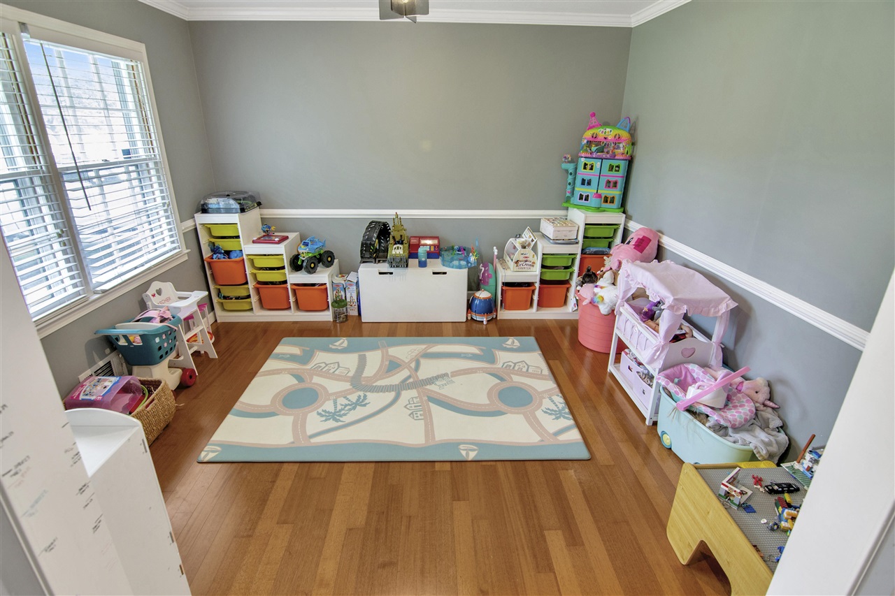 Bowling Green, Kentucky 42101, United States, 3 Bedrooms Bedrooms, ,3 BathroomsBathrooms,Residential,Pending,142921