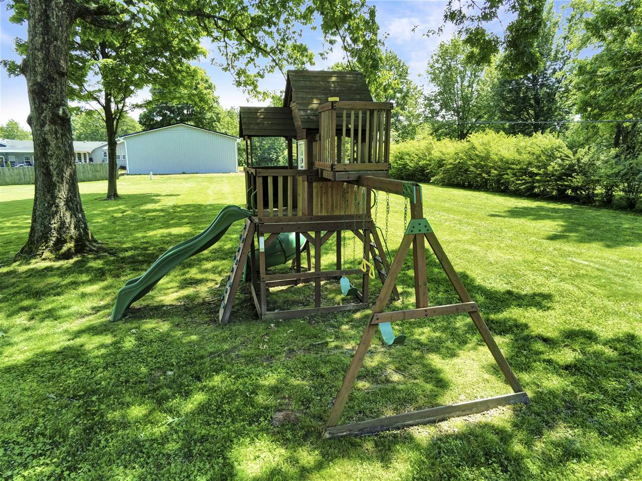 Bowling Green, Kentucky 42101, United States, 3 Bedrooms Bedrooms, ,3 BathroomsBathrooms,Residential,Pending,142921