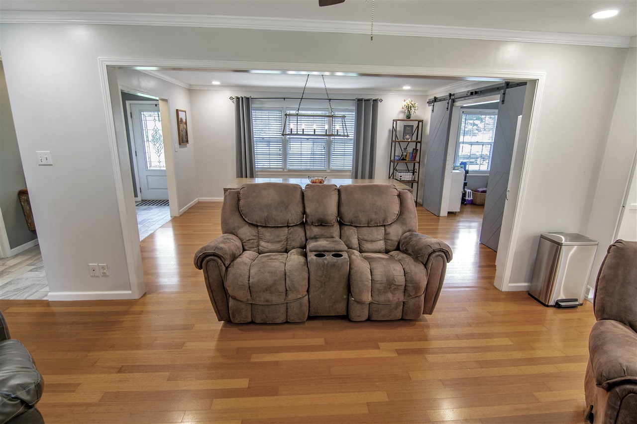 Bowling Green, Kentucky 42101, United States, 3 Bedrooms Bedrooms, ,3 BathroomsBathrooms,Residential,Pending,142921