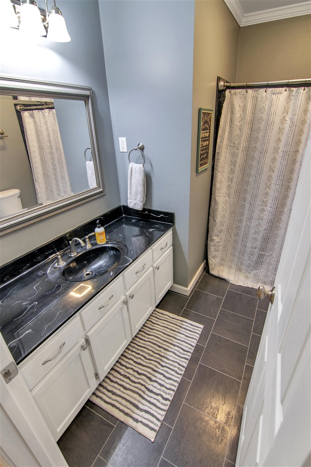 Bowling Green, Kentucky 42101, United States, 3 Bedrooms Bedrooms, ,3 BathroomsBathrooms,Residential,Pending,142921