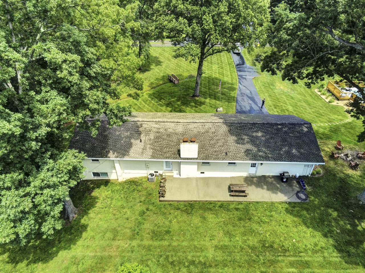 Bowling Green, Kentucky 42101, United States, 3 Bedrooms Bedrooms, ,3 BathroomsBathrooms,Residential,Pending,142921