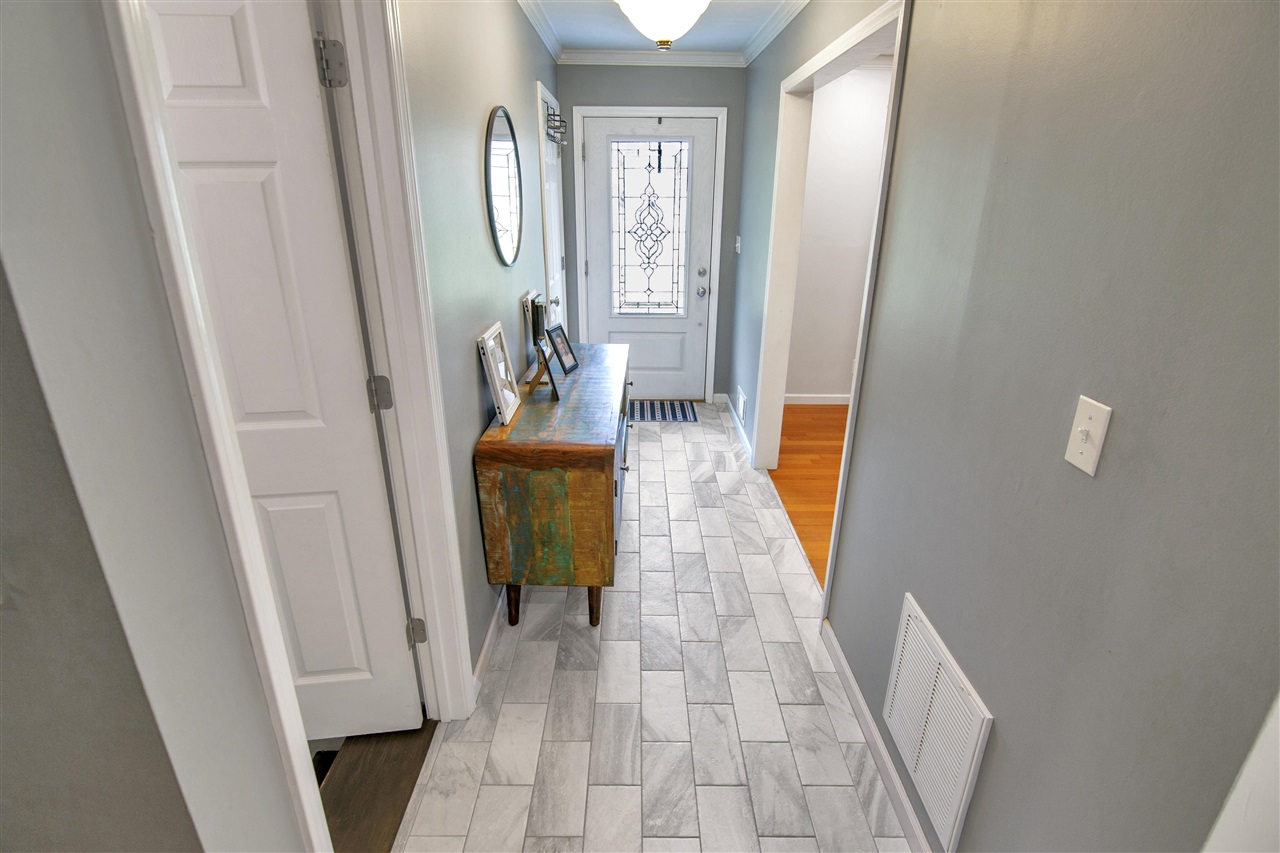 Bowling Green, Kentucky 42101, United States, 3 Bedrooms Bedrooms, ,3 BathroomsBathrooms,Residential,Pending,142921