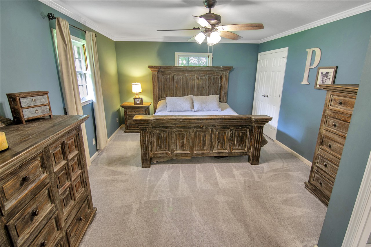 Bowling Green, Kentucky 42101, United States, 3 Bedrooms Bedrooms, ,3 BathroomsBathrooms,Residential,Pending,142921