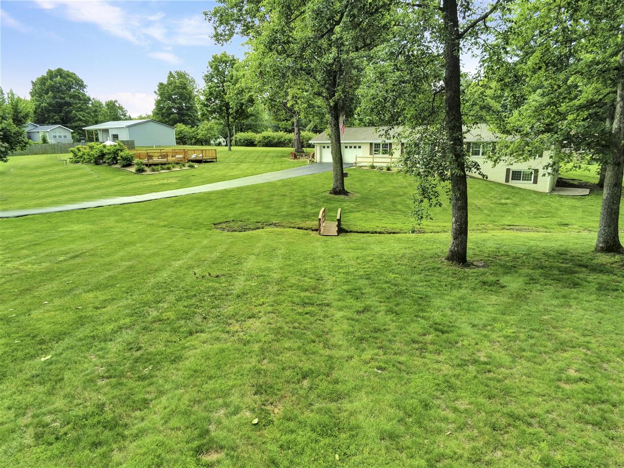 Bowling Green, Kentucky 42101, United States, 3 Bedrooms Bedrooms, ,3 BathroomsBathrooms,Residential,Pending,142921