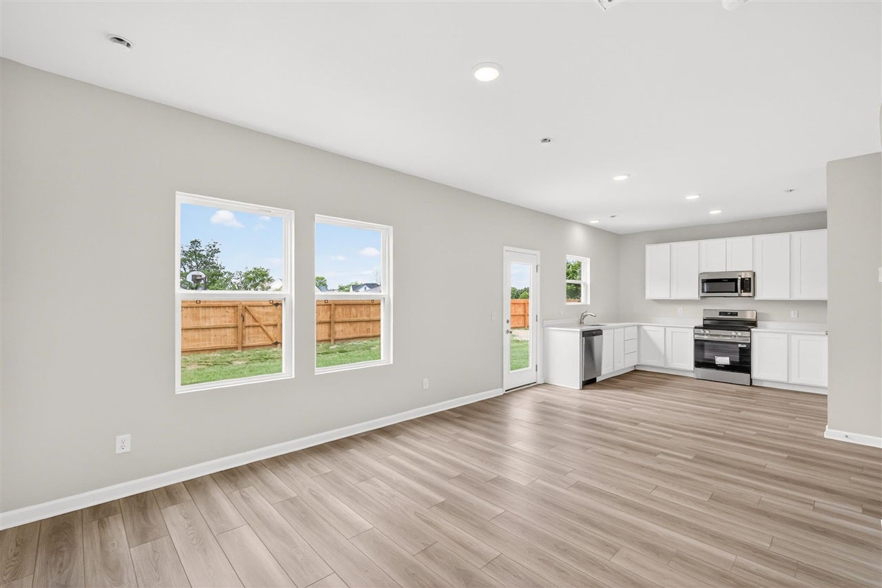 1024 Kennedy Lane - Photo 4