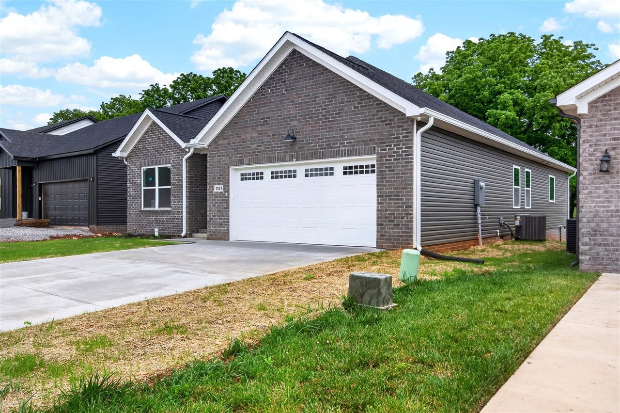 1181 Shallowford Street