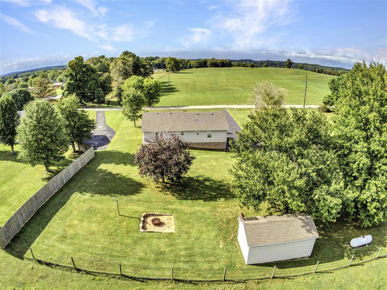 Glasgow, Kentucky 42141, United States, 3 Bedrooms Bedrooms, ,2 BathroomsBathrooms,Residential,Active,217776