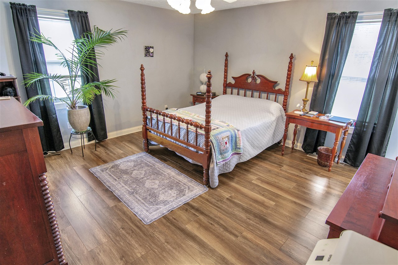 Glasgow, Kentucky 42141, United States, 3 Bedrooms Bedrooms, ,2 BathroomsBathrooms,Residential,Active,217776