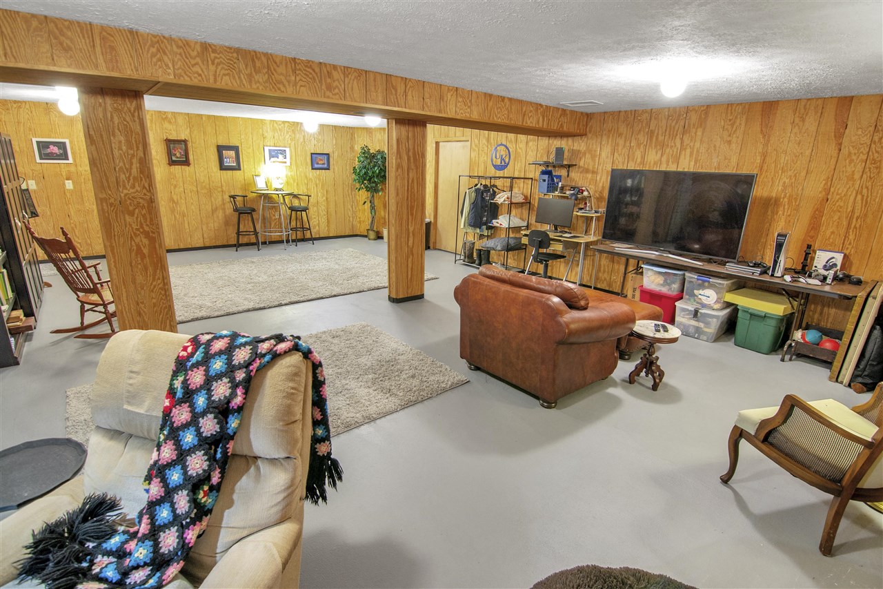 Glasgow, Kentucky 42141, United States, 3 Bedrooms Bedrooms, ,2 BathroomsBathrooms,Residential,Active,217776