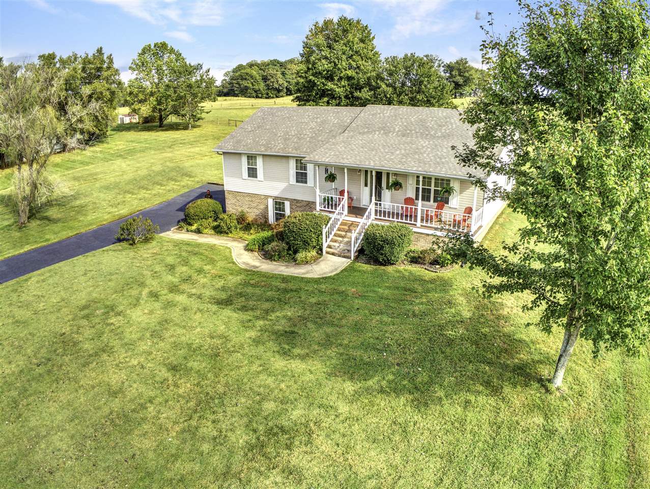 Glasgow, Kentucky 42141, United States, 3 Bedrooms Bedrooms, ,2 BathroomsBathrooms,Residential,Active,217776