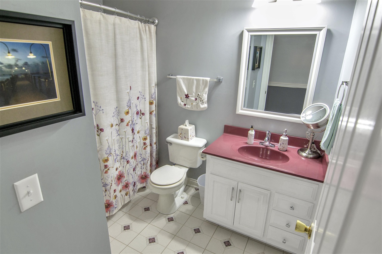 Glasgow, Kentucky 42141, United States, 3 Bedrooms Bedrooms, ,2 BathroomsBathrooms,Residential,Active,217776