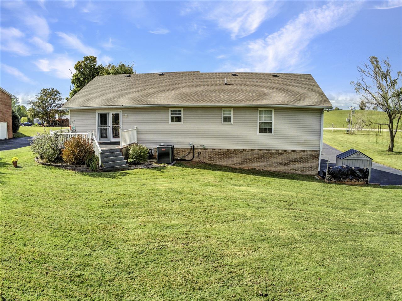 Glasgow, Kentucky 42141, United States, 3 Bedrooms Bedrooms, ,2 BathroomsBathrooms,Residential,Active,217776