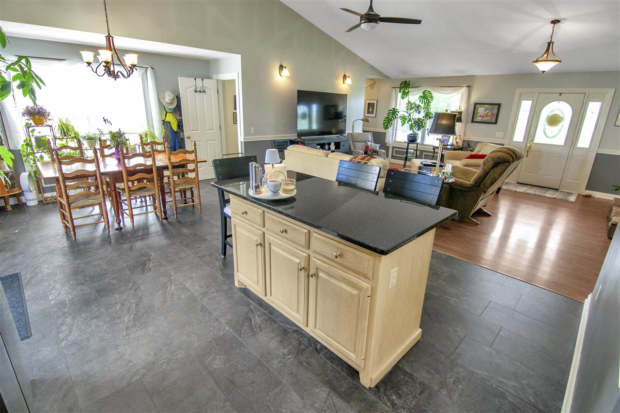 Glasgow, Kentucky 42141, United States, 3 Bedrooms Bedrooms, ,2 BathroomsBathrooms,Residential,Active,217776