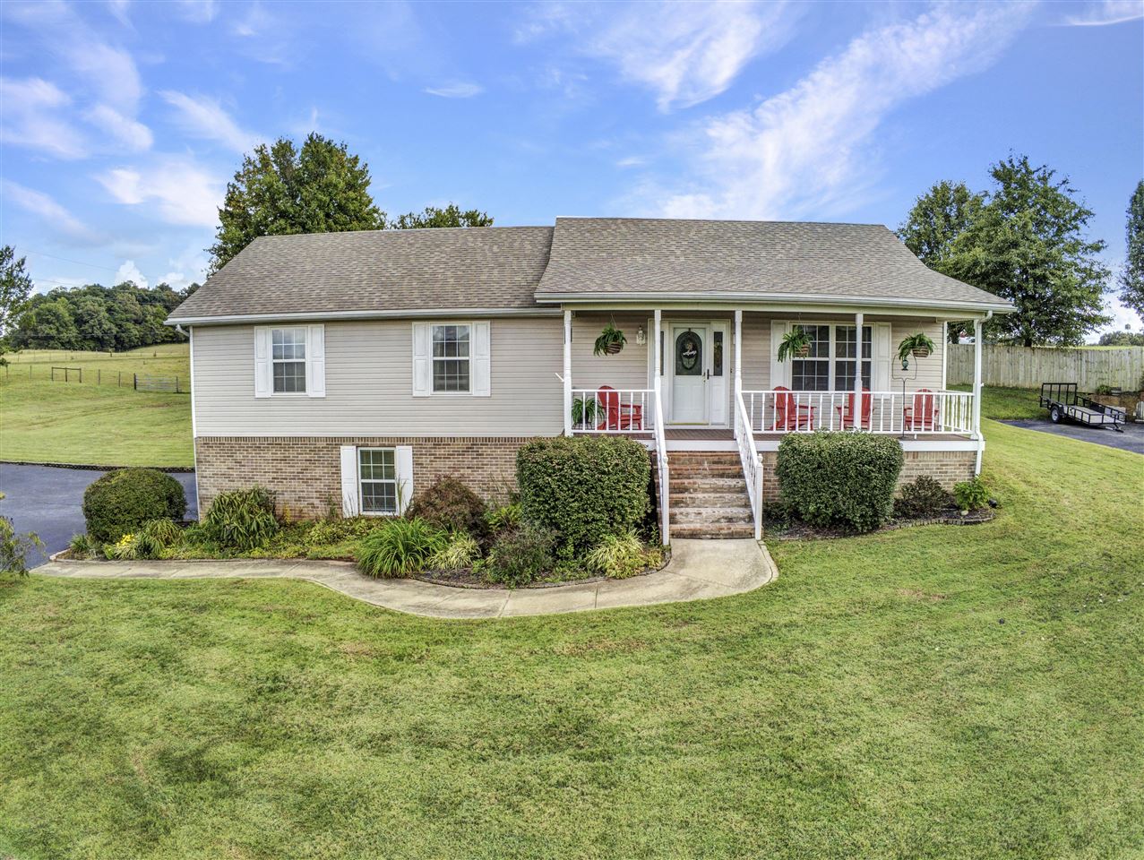 Glasgow, Kentucky 42141, United States, 3 Bedrooms Bedrooms, ,2 BathroomsBathrooms,Residential,Active,217776