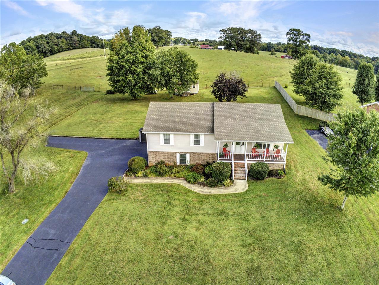 Glasgow, Kentucky 42141, United States, 3 Bedrooms Bedrooms, ,2 BathroomsBathrooms,Residential,Active,217776