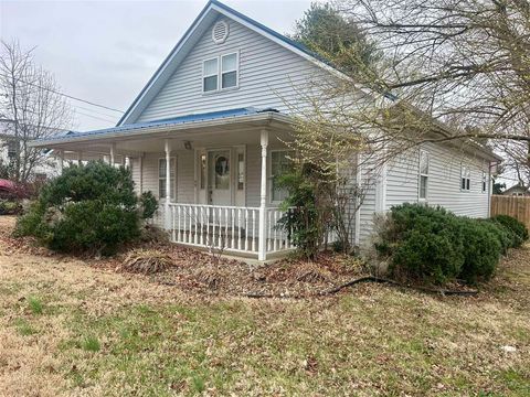 215 W Union Street, Munfordville, KY 42765 - #: RA20251378